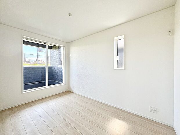 ◆1号棟◆~Bed Room~ 忙しく過ぎゆく日常を置き去るほど、ゆったりした時間が流れる住環境。『快適』は「家」と「街」と「環境」が調和した時に訪れるだと改めて感じさせてくれます。