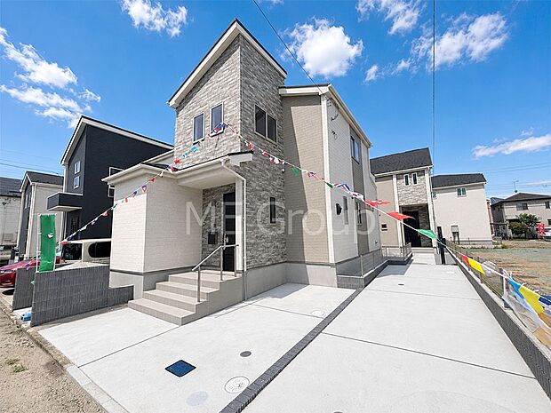 ◆2-C号棟◆~Exterior~ 周辺には学校や買物施設もあり生活、子育てに適した環境が広がっています!「永住地」として、物件のご見学だけではなく、周辺の環境や通学できる学校についてもご相談下さい!