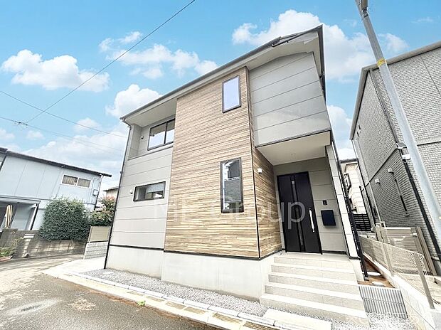 ◆１号棟◆～Exterior～　周辺には学校や買物施設もあり生活、子育てに適した環境が広がっています！「永住地」として、物件のご見学だけではなく、周辺の環境や通学できる学校についてもご相談ください！