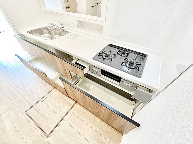 【その他設備(スライド収納)】◆１号棟◆使いやすさを優先したスライド式収納タイプ！