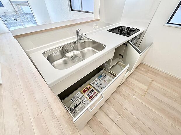 【その他設備(スライド収納)】◆2号棟◆使いやすさを優先したスライド式収納タイプ!