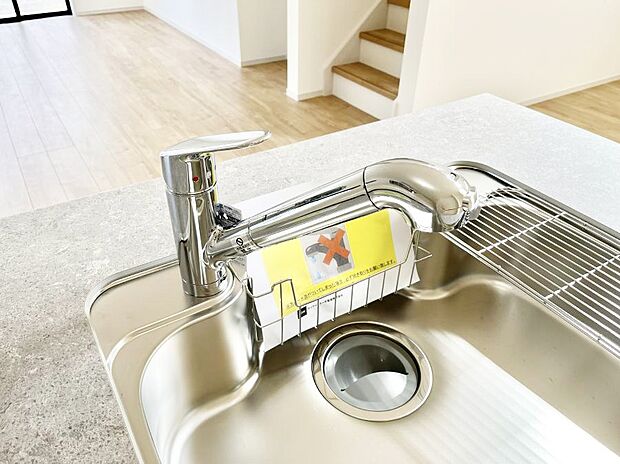 【その他設備(蛇口一体型浄水器)】◆1号棟◆いつでも清潔なおいしいお水を。一つの水栓で水道水と浄水を使い分け。