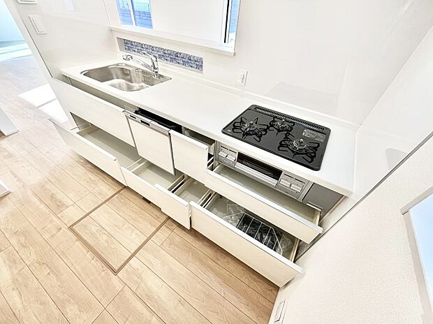 【その他設備(スライド収納)】使いやすさを優先したスライド式収納タイプ!