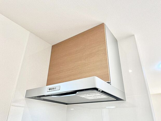 【その他設備(レンジフード)】基本的なお手入れはフィルターのみ！お手入れのしやすさも魅力です。