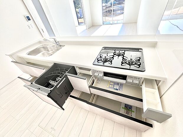 【その他設備(スライド収納)】◆1号棟◆使いやすさを優先したスライド式収納タイプ!