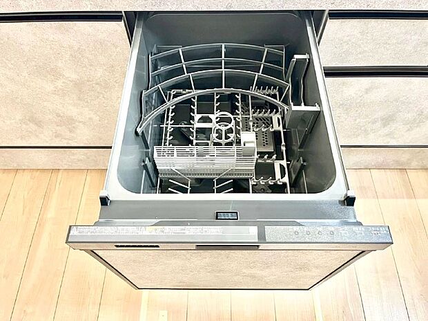 【その他設備(食洗機)】面倒なお片づけは食洗機にお任せ！家事の負担が減って、時間にも気持ちにもゆとりができます。