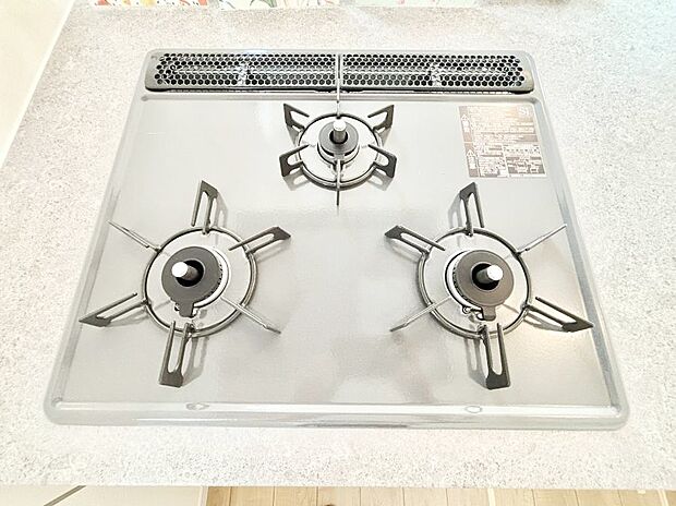 【その他設備(ガスコンロ)】三口ガスコンロでお料理が一気にはかどりそう  