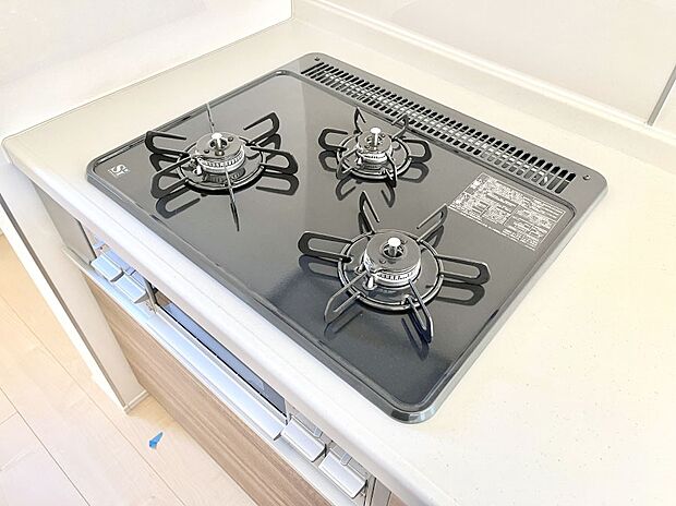 【その他設備(Ｓｉセンサーコンロ)】ガスコンロはＳｉセンサー搭載。火力調節や焦げ付き・消し忘れも防いでくれます。