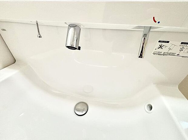 【その他設備(ハンドシャワー水栓)】ハンドシャワー付き！使いやすい洗面台。