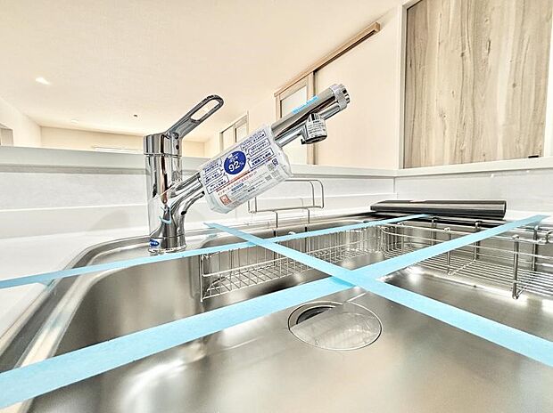 【その他設備(浄水器)】毎日飲むお水だから浄水したお水をどうぞ！カートリッジを変えるだけの簡単設置で浄水されたお水が飲めるようになります。