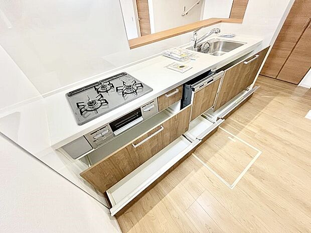 【その他設備(スライド収納)】使いやすさを優先したスライド式収納タイプ!