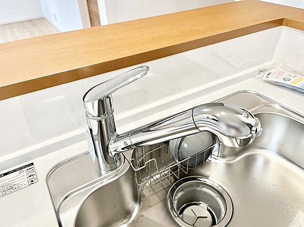 【その他設備(浄水器)】いつでも清潔なおいしいお水を。一つの水栓で水道水と浄水を使い分け。