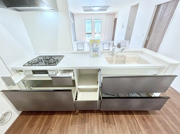 【その他設備(スライド収納)】使いやすさを優先したスライド式収納タイプ！