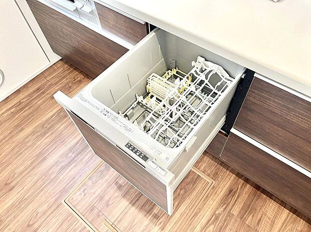 【その他設備(食洗機)】面倒なお片づけは食洗機にお任せ！家事の負担が減って、時間にも気持ちにもゆとりができます。
