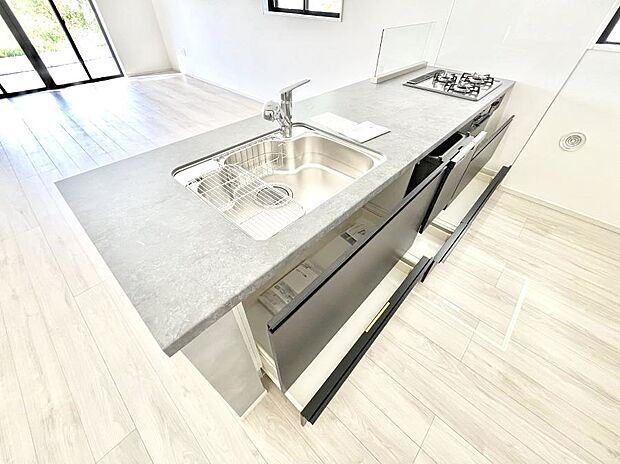 【その他設備(スライド収納)】◆２号棟◆使いやすさを優先したスライド式収納タイプ！