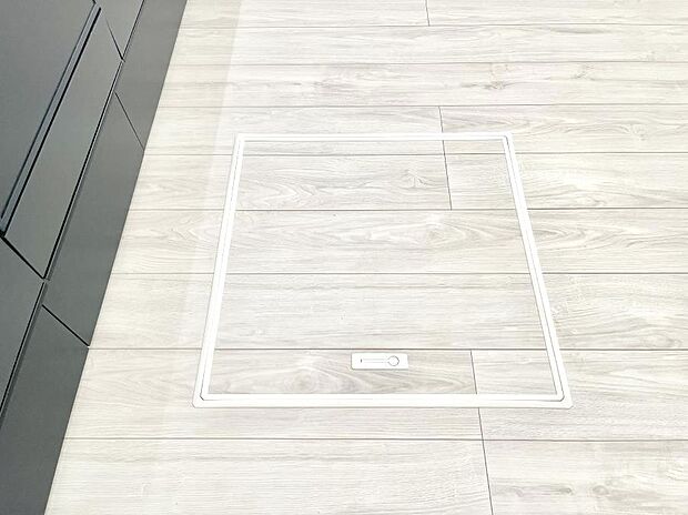 【その他設備(床下収納)】◆２号棟◆床下収納付き！日用品・非常用品の収納にも大活躍。