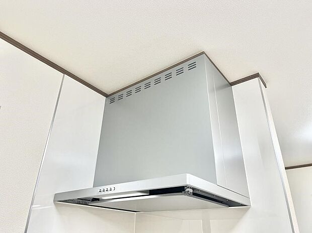 【その他設備(レンジフード)】◆A号棟◆基本的なお手入れはフィルターのみ！お手入れのしやすさも魅力です。