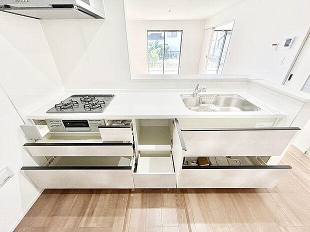 【その他設備(スライド収納)】使いやすさを優先したスライド式収納タイプ！