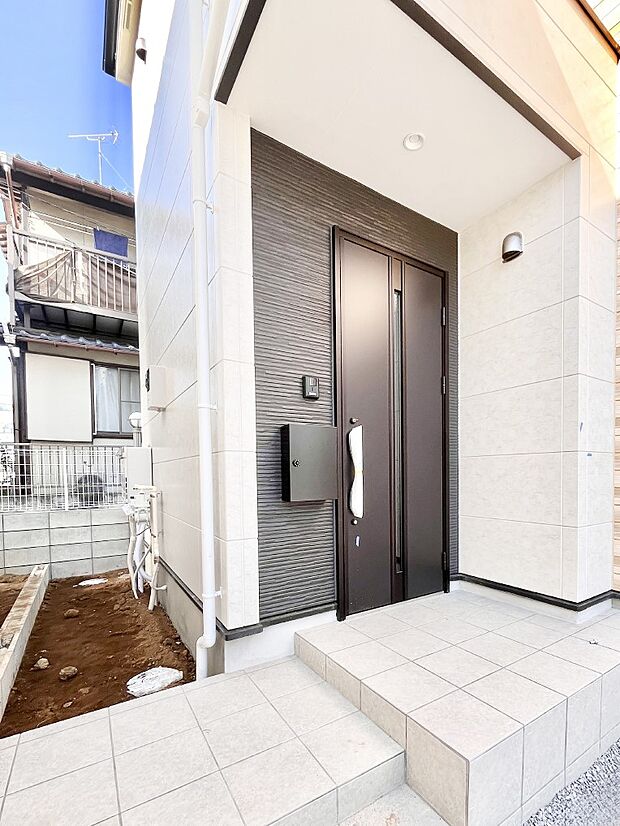 【玄関】◆１号棟◆大切な家族、来客を出迎える玄関。