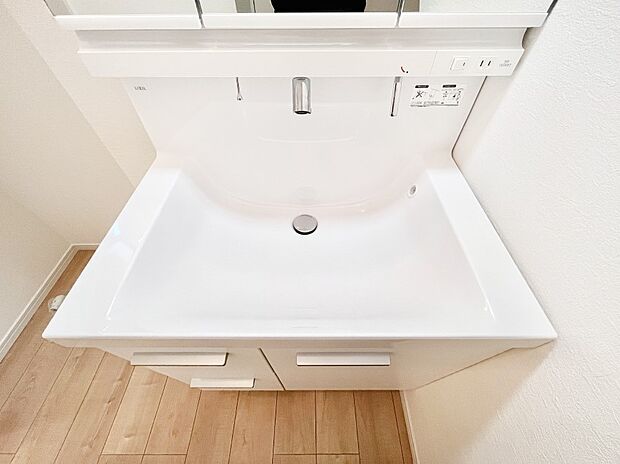 【その他設備(ハンドシャワー水栓)】◆１号棟◆ハンドシャワー付き！使いやすい洗面台。