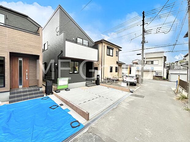 【前面道路含む現地写真】堂々完成！！ ここから始まる新生活を応援いたします！ 
