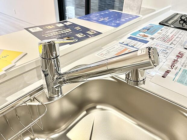 【その他設備(浄水器)】いつでも清潔なおいしいお水を。一つの水栓で水道水と浄水を使い分け。