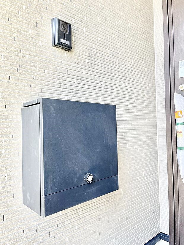 【その他現地】◆１号棟◆シンプルデザインのポスト。