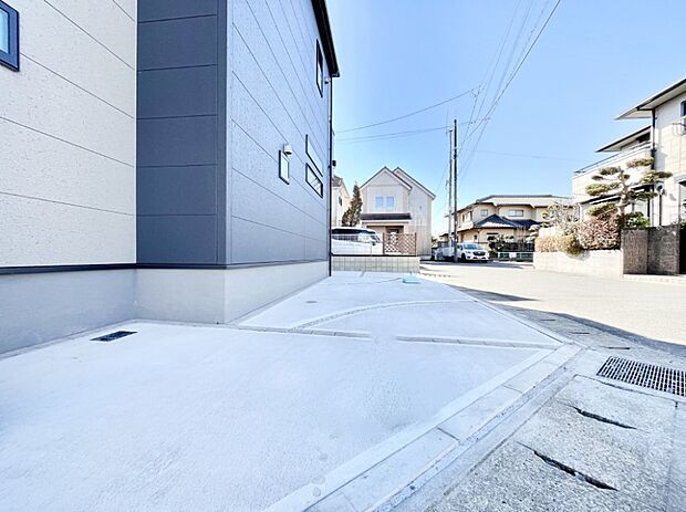 【駐車場】生活に欠かせない駐車スペース。