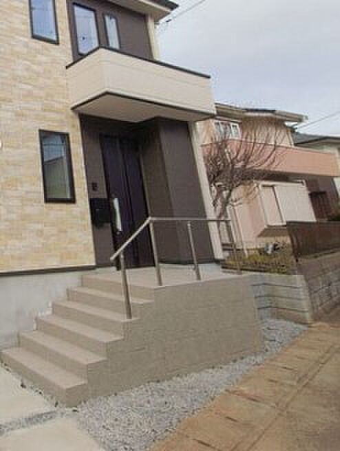 【玄関】大切な家族、来客を出迎える玄関。