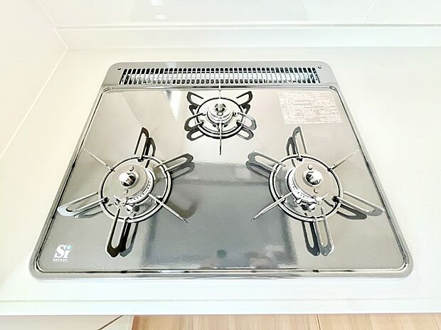 【その他設備(ガスコンロ)】◆４号棟◆三口ガスコンロでお料理が一気にはかどりそう  