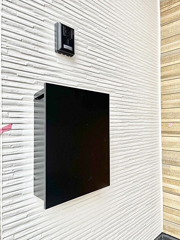 【その他現地】シンプルなデザインのポスト