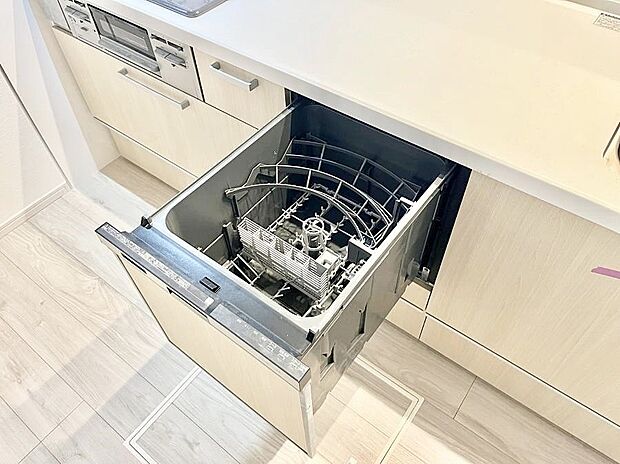 【その他設備(食洗機)】面倒なお片づけは食洗機にお任せ！家事の負担が減って、時間にも気持ちにもゆとりができます。