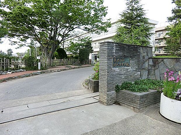 我孫子市立湖北台中学校（約714m）