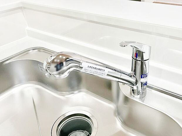 【その他設備(浄水器)】いつでも清潔なおいしいお水を。一つの水栓で水道水と浄水を使い分け。