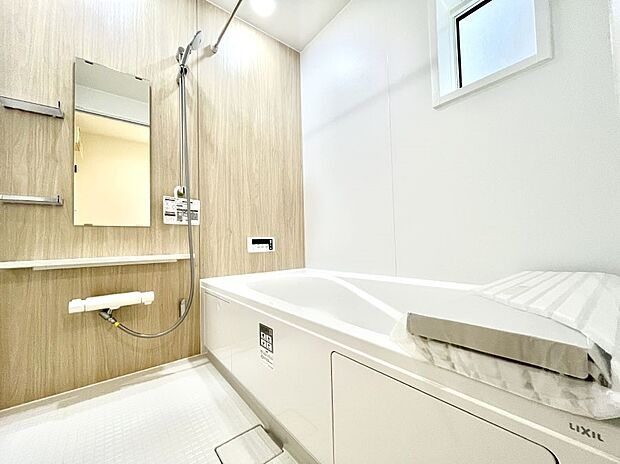 【浴室】落ち着いた雰囲気でゆっくりお寛ぎいただけるバスルーム