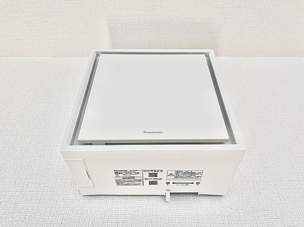 【冷暖房・空調設備(熱交換気システム)】外気との温度差を緩和して室内に入れるため、エアコンの負荷を低減し光熱費を削減します