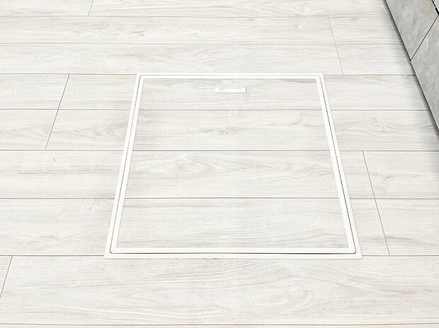 【その他設備(床下収納)】床下収納付き!日用品・非常用品の収納にも大活躍。