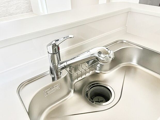 【その他設備(蛇口一体型浄水器)】いつでも清潔なおいしいお水を。一つの水栓で水道水と浄水を使い分け。