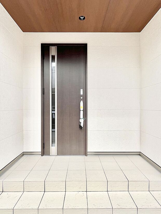 【玄関】◆１号棟◆大切な家族、来客を出迎える玄関。