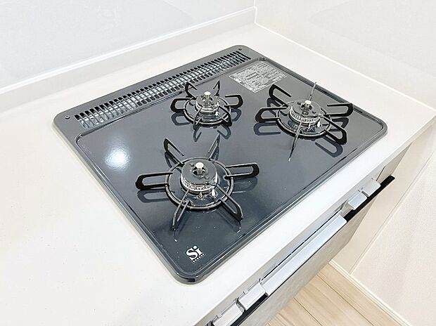 【その他設備(Ｓｉセンサーコンロ)】ガスコンロはＳｉセンサー搭載。火力調節や焦げ付き・消し忘れも防いでくれます。