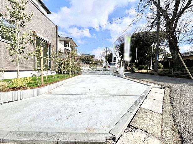 【駐車場】◆A号棟◆～Parking～　駐車場２台置けます！(車種による)自転車置き場や物置場として、お子様の遊ぶスペースとして、ゆとりある敷地だからこそ可能な多用途にご利用いただけるスペースです。