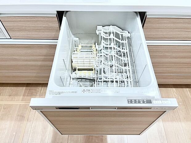 【その他設備(食洗機)】面倒なお片づけは食洗機にお任せ！家事の負担が減って、時間にも気持ちにもゆとりができます。