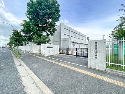 千葉市立花園中学校 810m