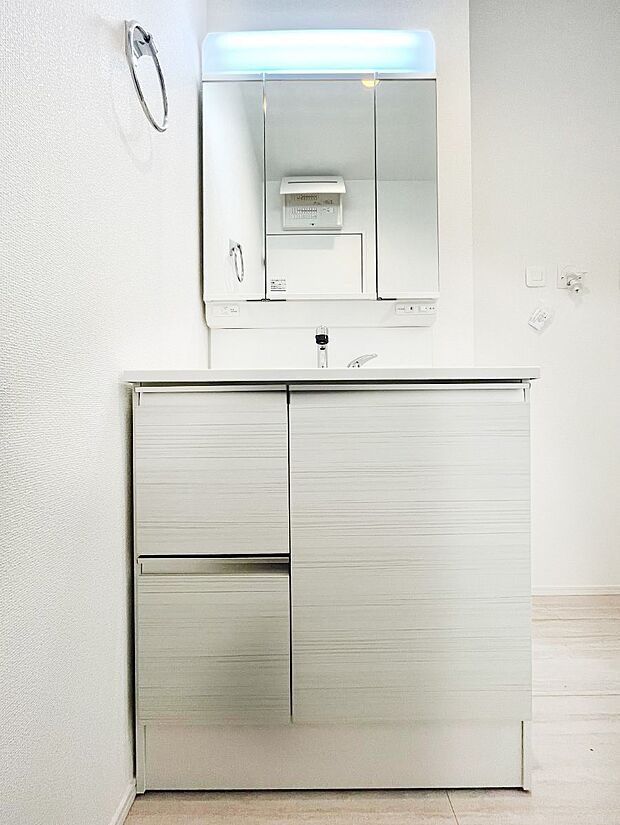 【洗面台・洗面所】収納力と機能性に優れた洗面化粧台