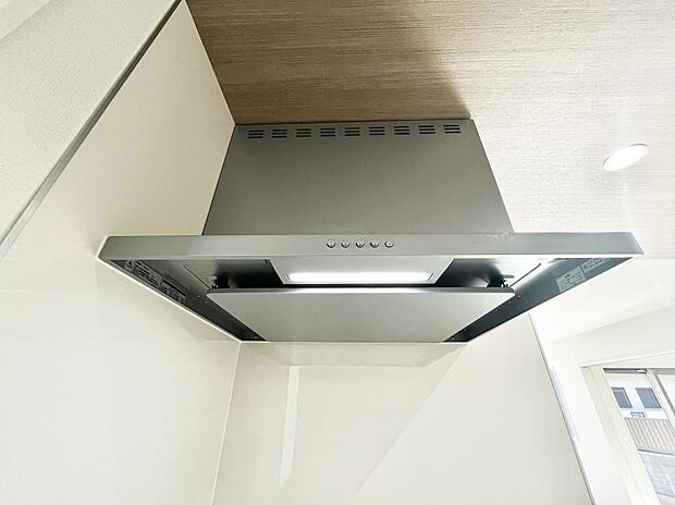 【その他設備(レンジフード)】基本的なお手入れはフィルターのみ！お手入れのしやすさも魅力です。