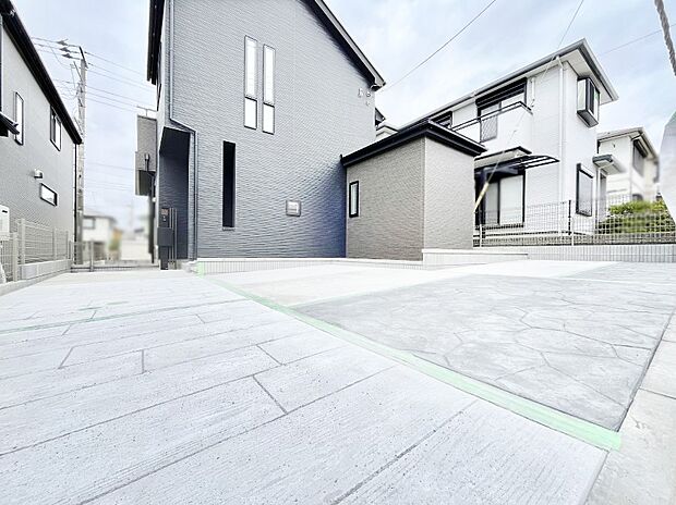 【駐車場】目の前が駐車場だと雨の日も大量にお買い物をした時も便利ですね