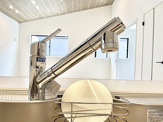 【その他設備(蛇口一体型浄水器)】◆１号棟◆浄水器一体型のキッチンで洗い物用・料理用と切り替え簡単！
