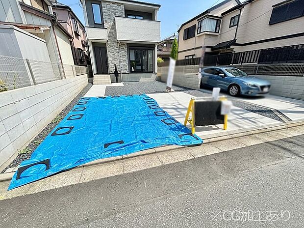 【駐車場】~Parking~ 駐車場2台置けます!(車種による)自転車置き場や物置場として、お子様の遊ぶスペースとして、ゆとりある敷地だからこそ可能な多用途にご利用いただけるスペースです。