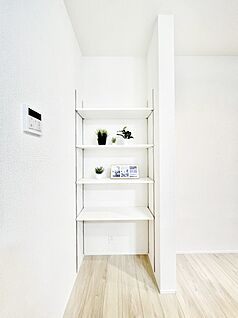 その他設備(キッチン横収納)