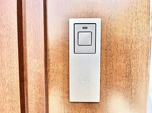 【玄関】ラクラク開錠！スマートコントロールキー。